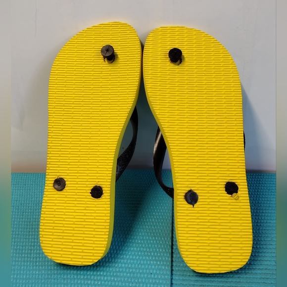 Havaianas Womens Flip Flops Sandals Tongs - Minions - Yellow Size 9 /10 W - Picture 6 of 6
